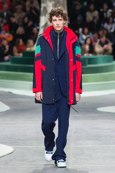 Look 44